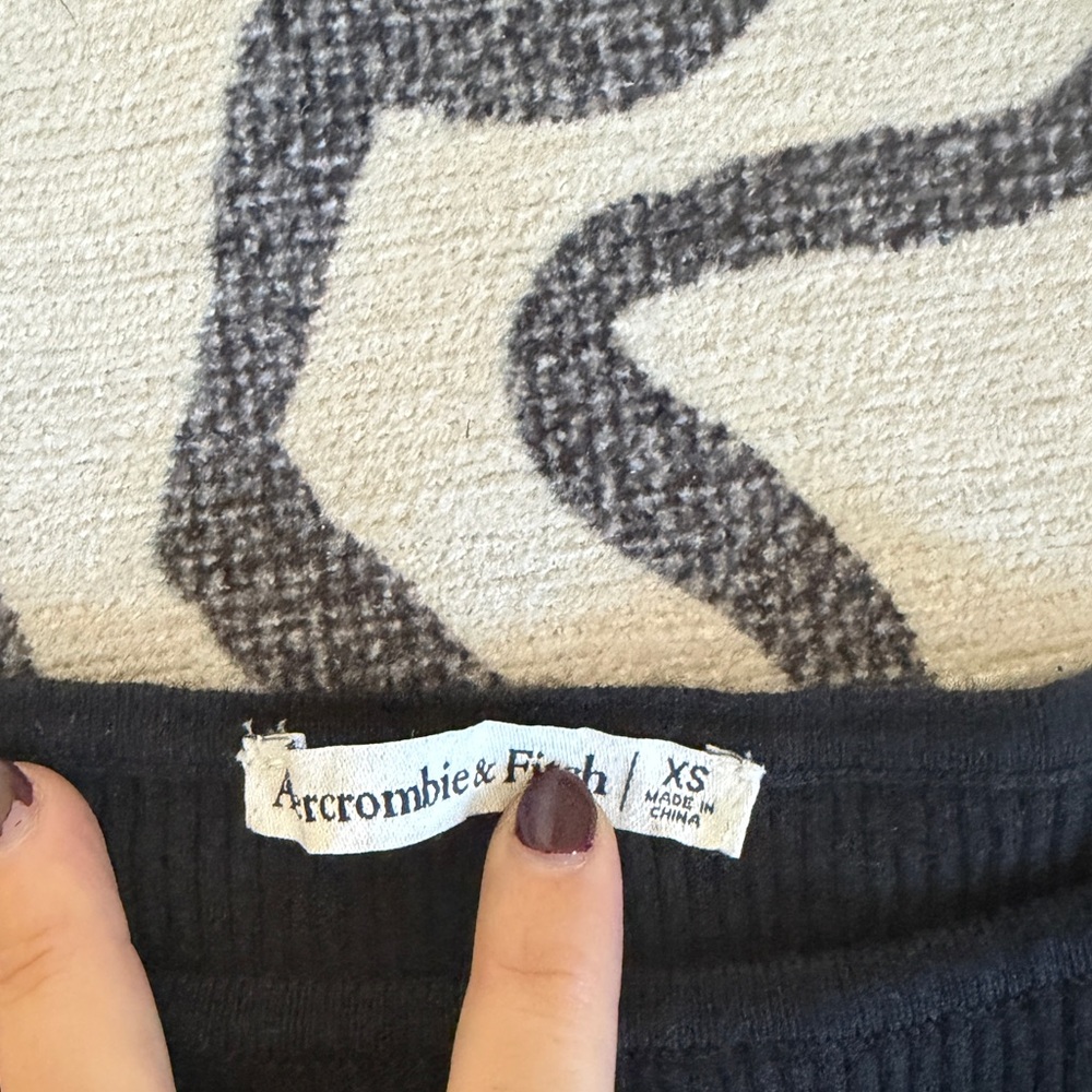 Abercrombie & Fitch Asymmetrical Button Sweater Tank Black XS - Picture 5 of 7